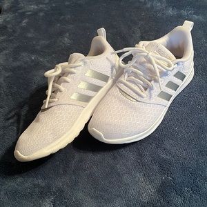 Adidas cloud foam supreme size 6 women